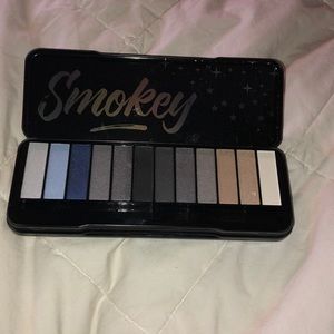 Eyeshadow palette